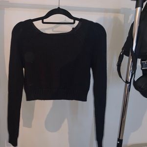 Black Forever 21 Cropped Sweater